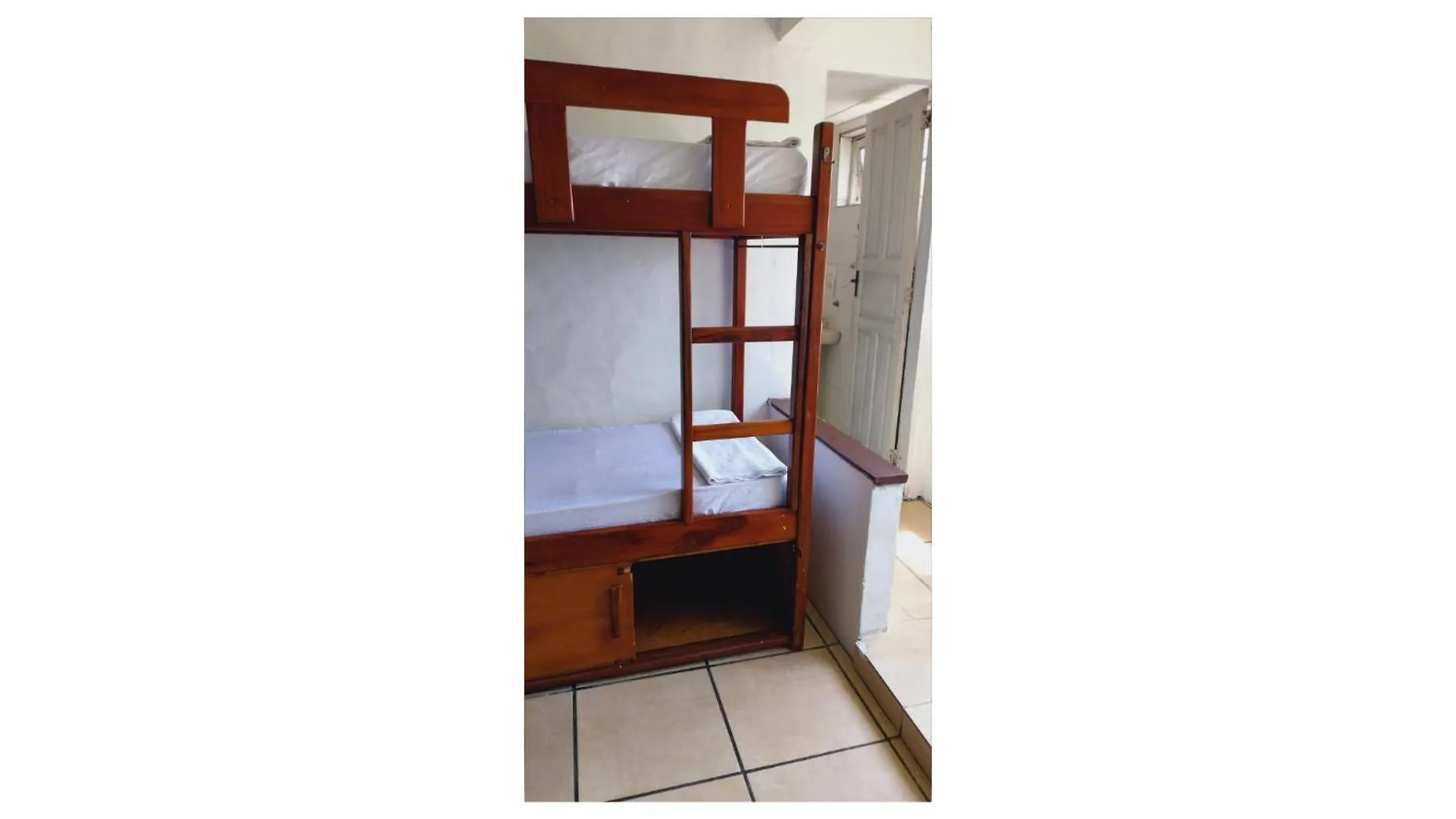 Hostel Lobo Inn - Buzios